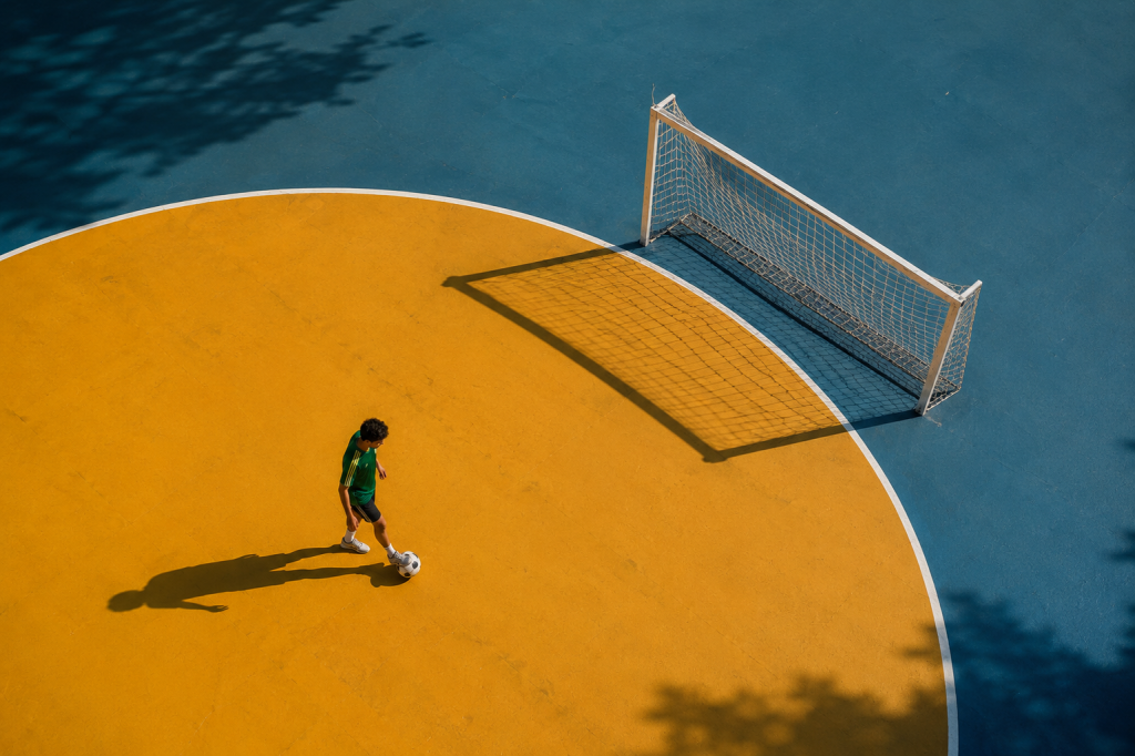 Lo que el fútbol no puede hacer solo